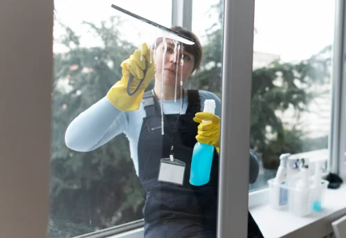 Nettoyage de vitres intérieures et extérieures à Drucourt